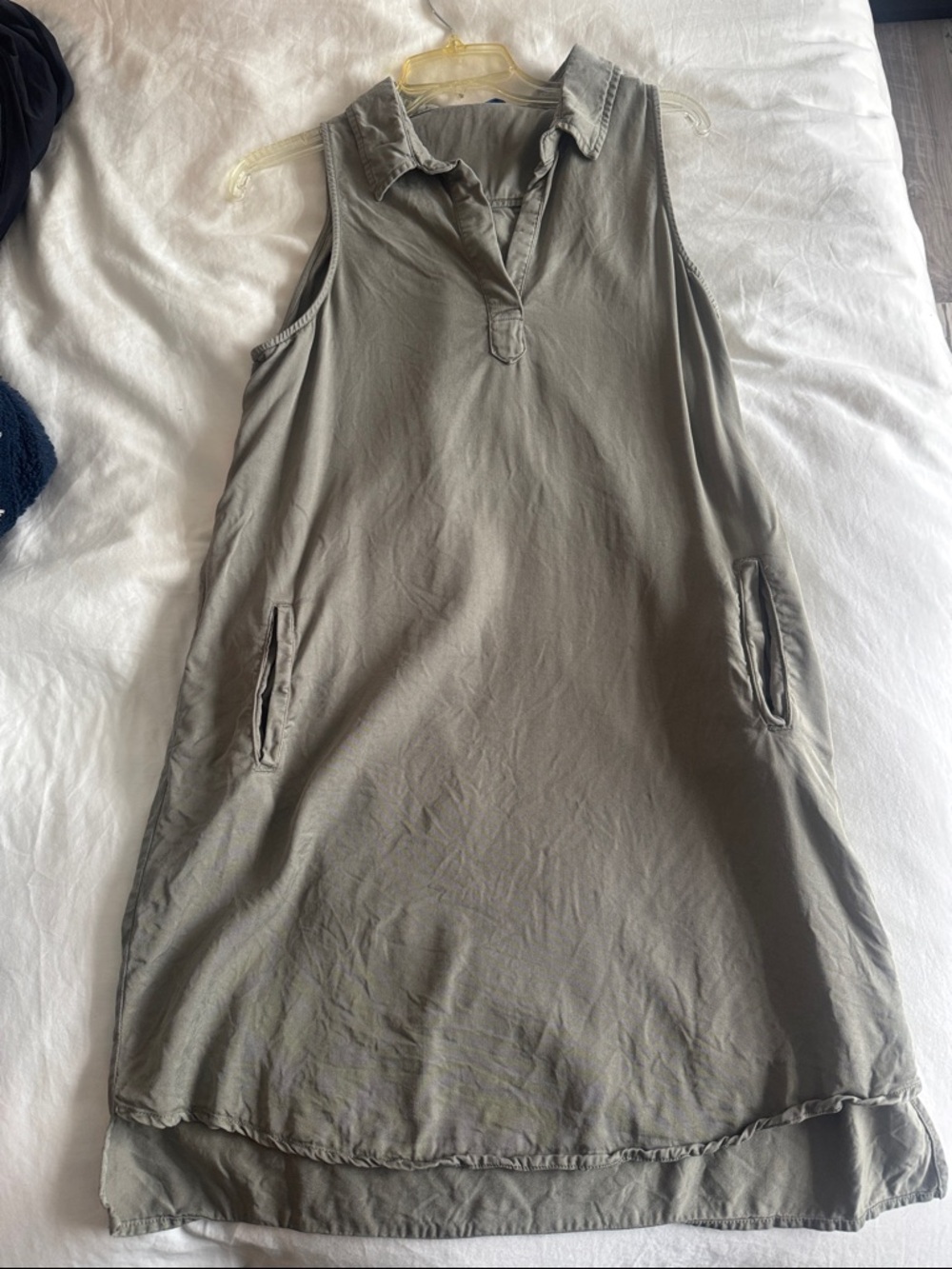 Sleeveless Collared Shift Dress in Olive Green